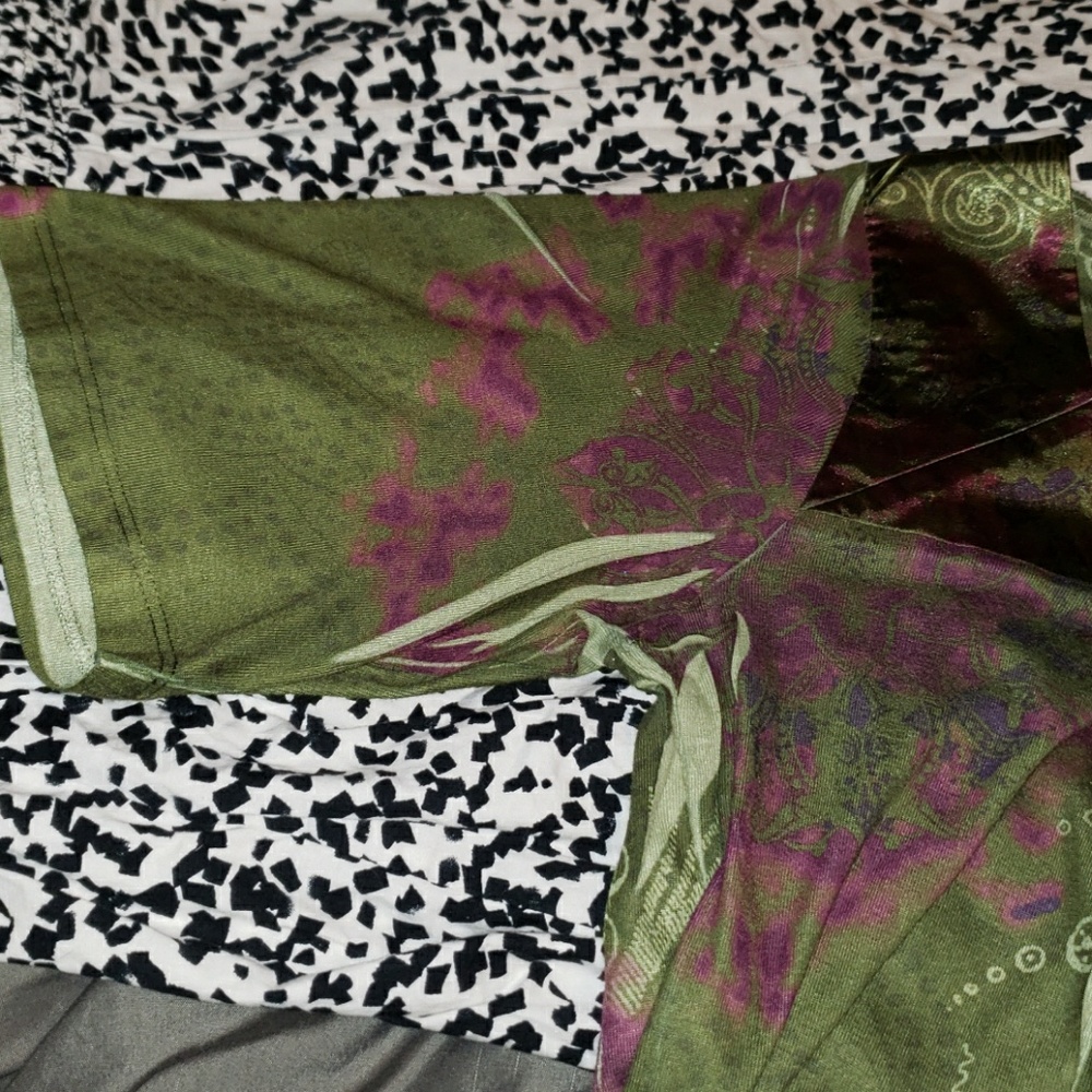 Size medium top - Picture 5 of 6